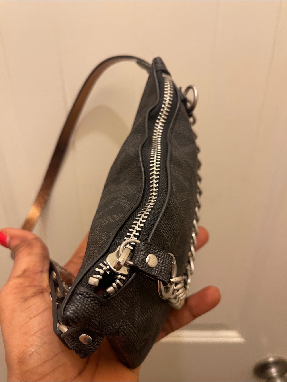 Michael Michael Kors please check all picture of condition - Picture 8 of 17